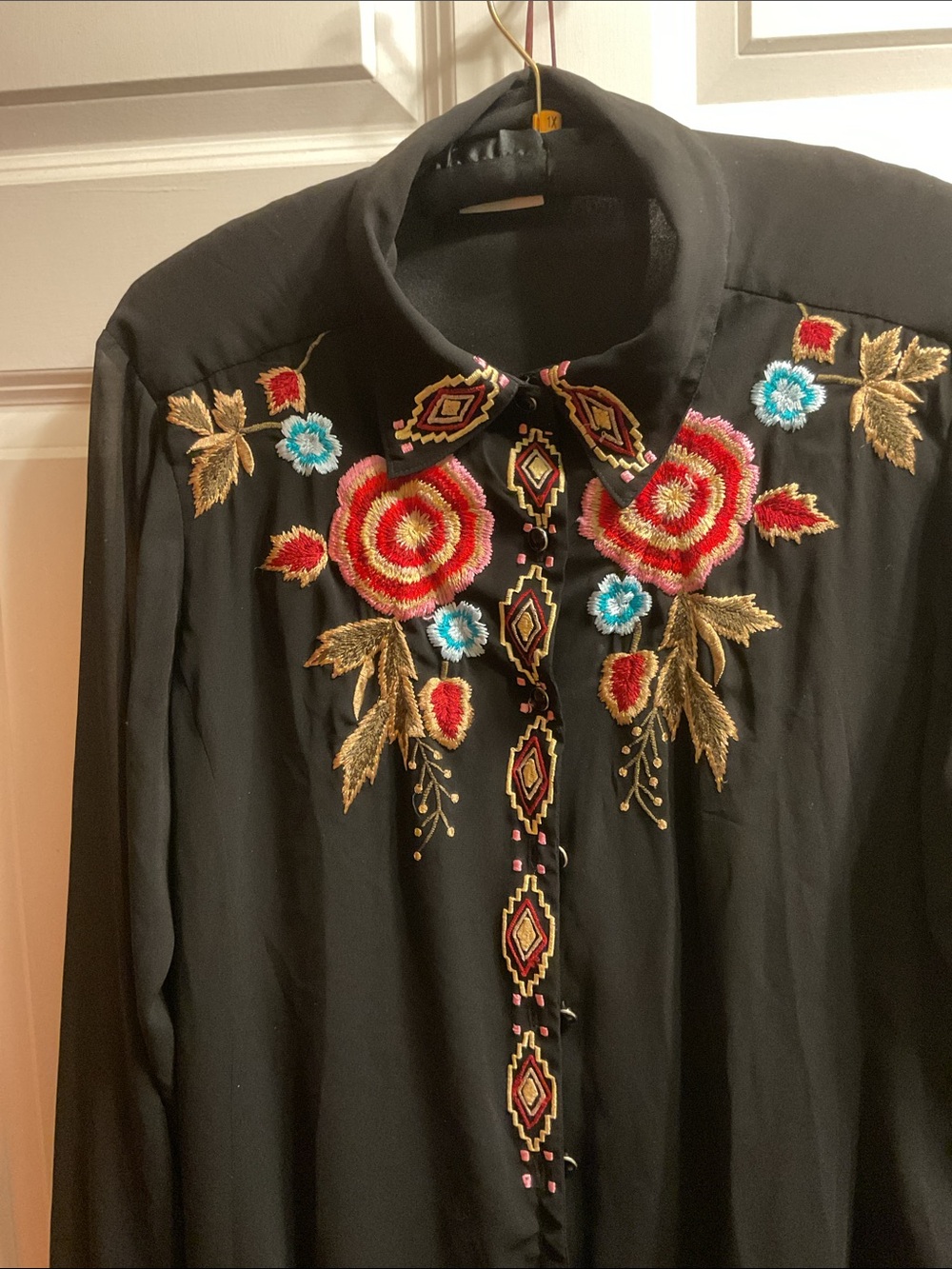 ROD’S Embroidered Floral Button-Up Shirt
